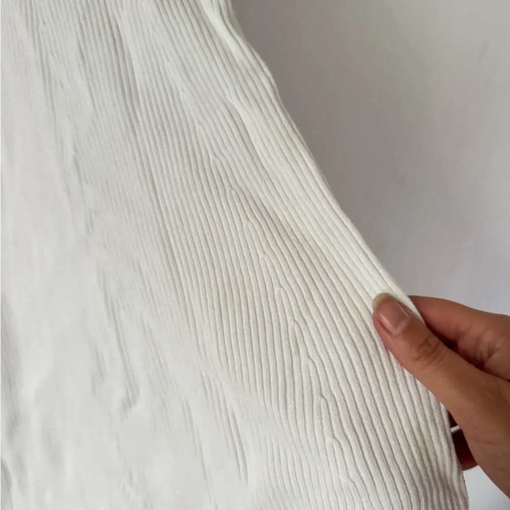 Mossimo  Dutti Ribbed Knit White Sleeveless Dress with Key Hole Back Size Large - Picture 5 of 9